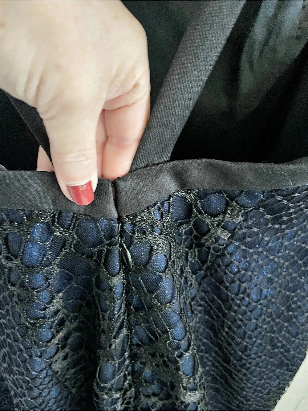 Monique Lhuillier Dark Mermaid Lace Gown Open Back Train Sz 6 - Picture 12 of 16